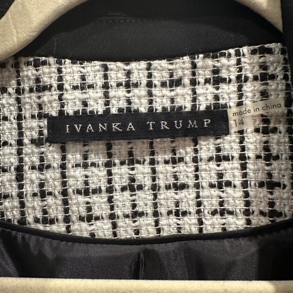Ivanka Trump blazer - Picture 3 of 4